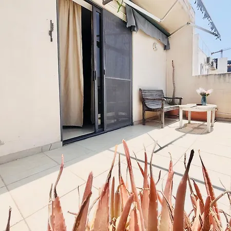 Apartment Stylish Penthouse With Side Sea-views *