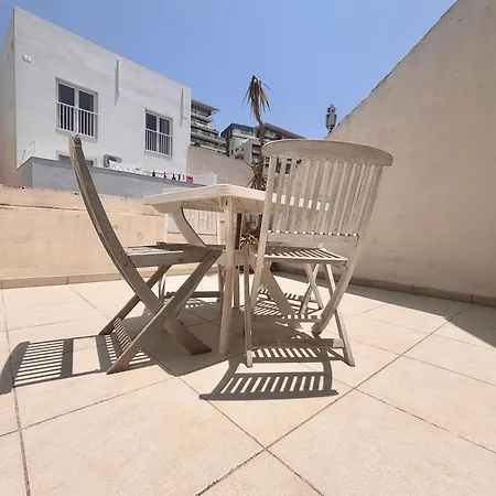 Apartment Stylish Penthouse With Side Sea-views