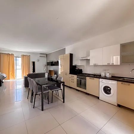 Stylish Penthouse With Side Sea-views Apartament Gzira