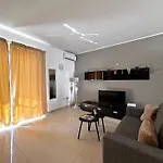 Apartment Stylish Penthouse With Side Sea-views *