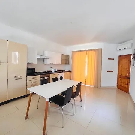 Stylish Penthouse With Side Sea-views Apartment Gzira