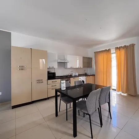 Apartment Stylish Penthouse With Side Sea-views Gzira