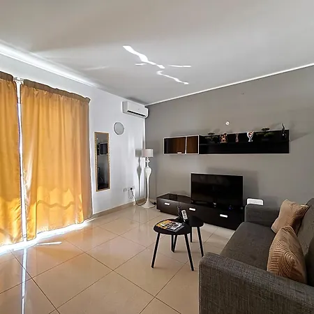 Lägenhet Stylish Penthouse With Side Sea-views *